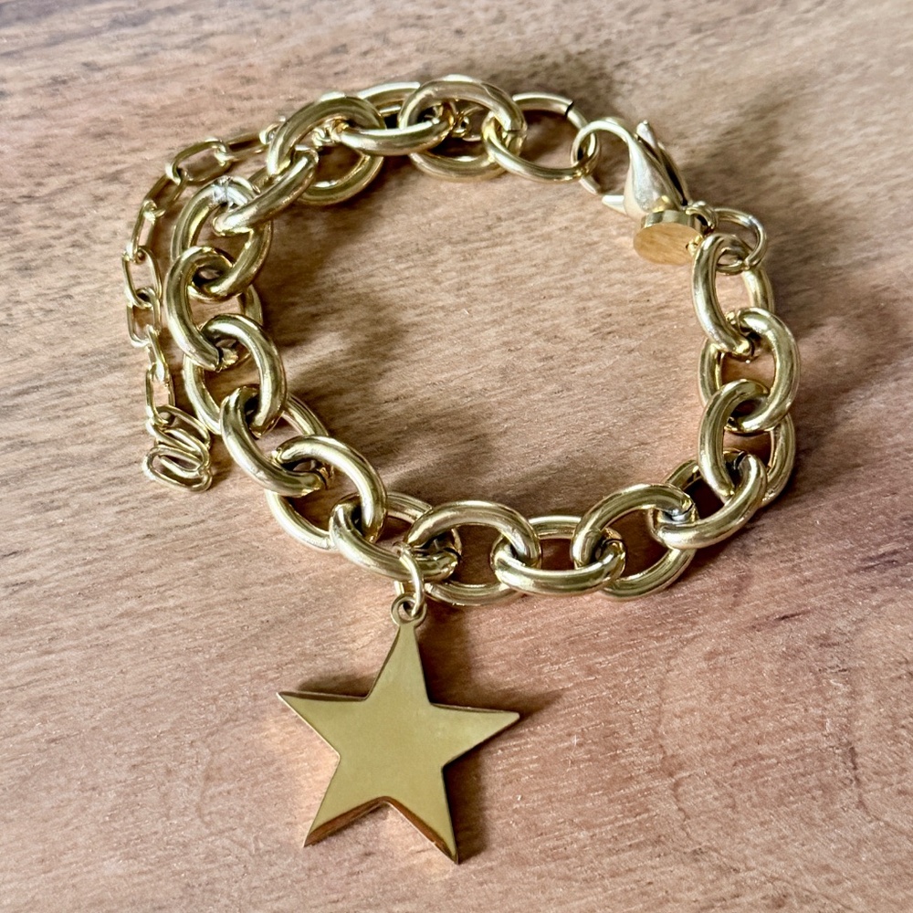 CHRISTINA GREENE | 18K Plated Chain Link Bracelet with Star Charm - Picture 2 of 7
